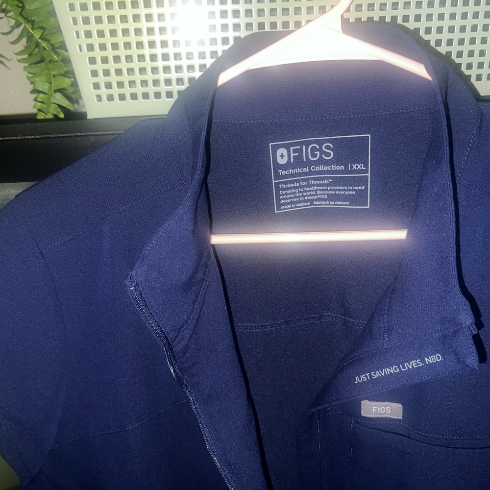Figs Women's Navy Technical Vest